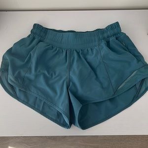 Lululemon shorts 2.5 inch